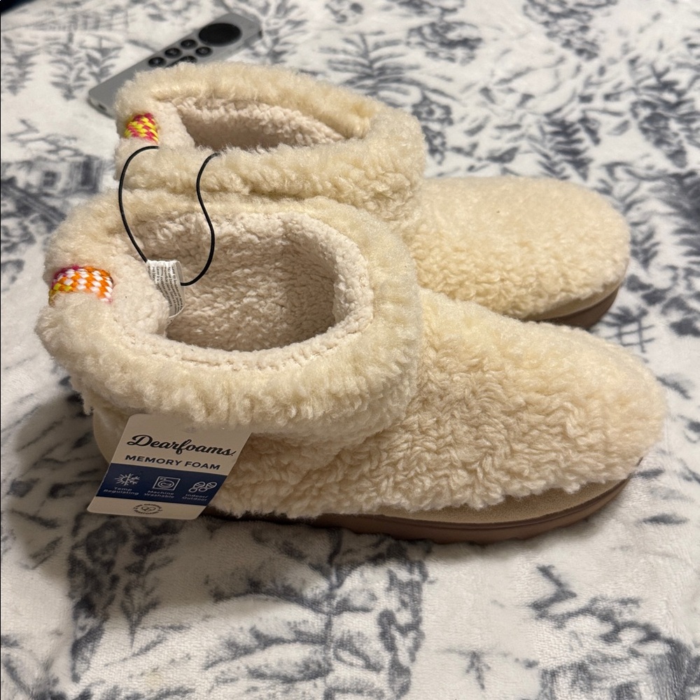 Dearfoams Cream Bootie Slippers